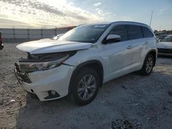 Salvage cars for sale from Copart Cahokia Heights, IL: 2015 Toyota Highlander XLE