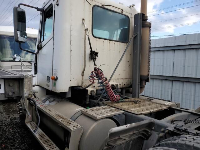 1999 Freightliner Conventional FLC120