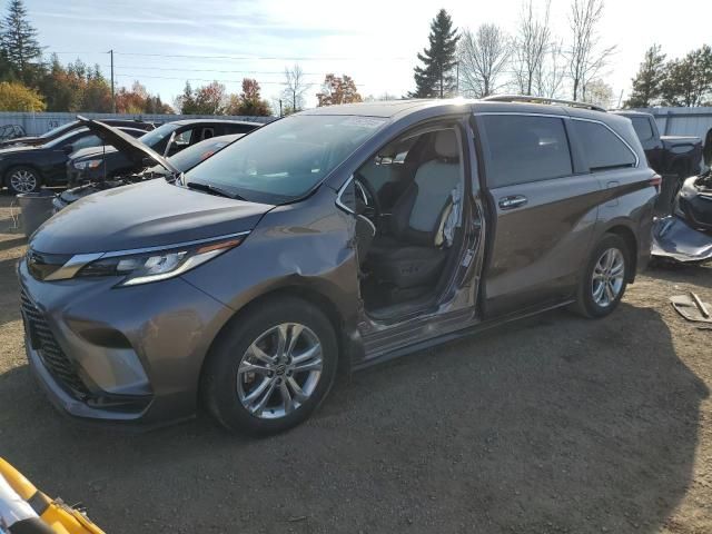 2021 Toyota Sienna LE