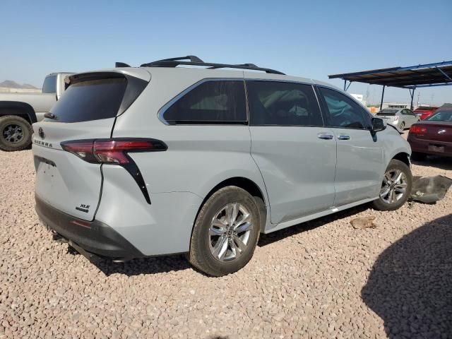 2022 Toyota Sienna XLE