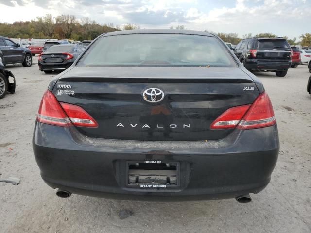 2005 Toyota Avalon XL