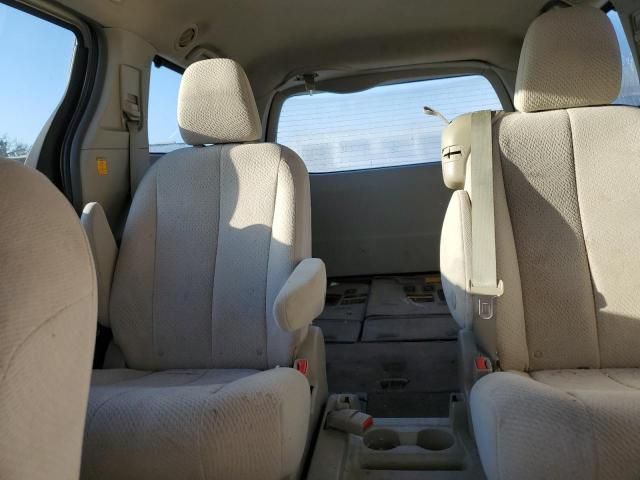 2012 Toyota Sienna LE