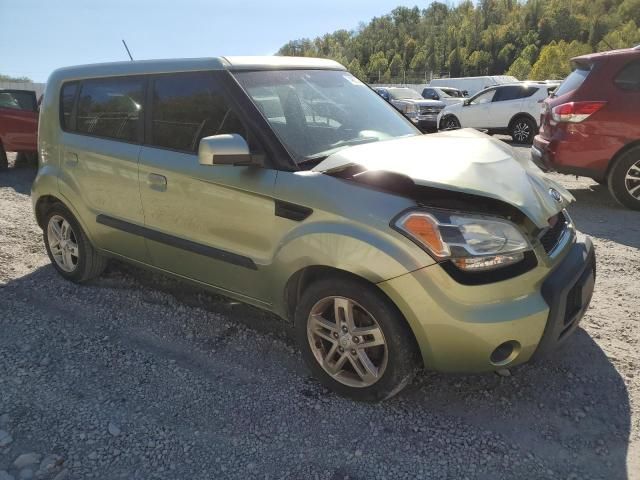 2010 KIA Soul +