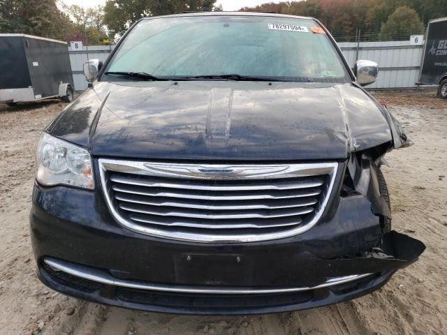 2012 Chrysler Town & Country Touring L