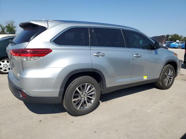 2019 Toyota Highlander SE