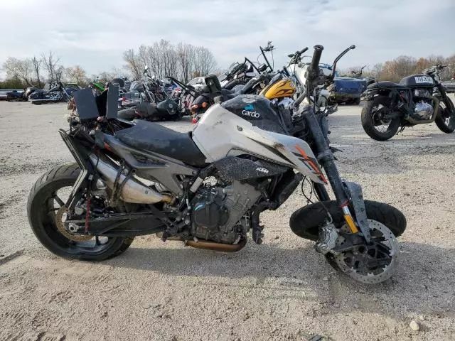 2023 KTM 790 Duke