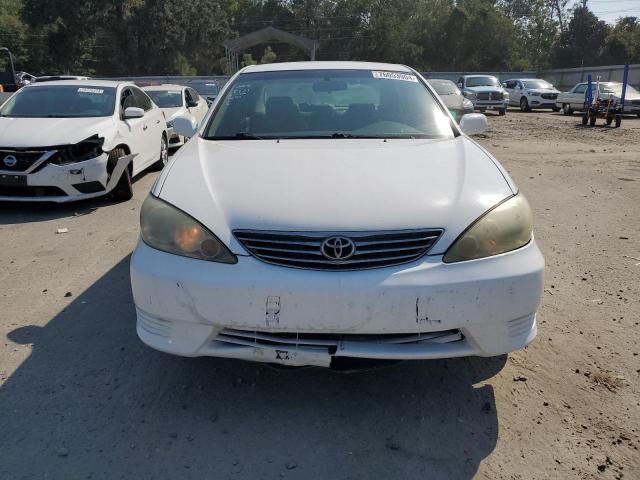 2005 Toyota Camry LE