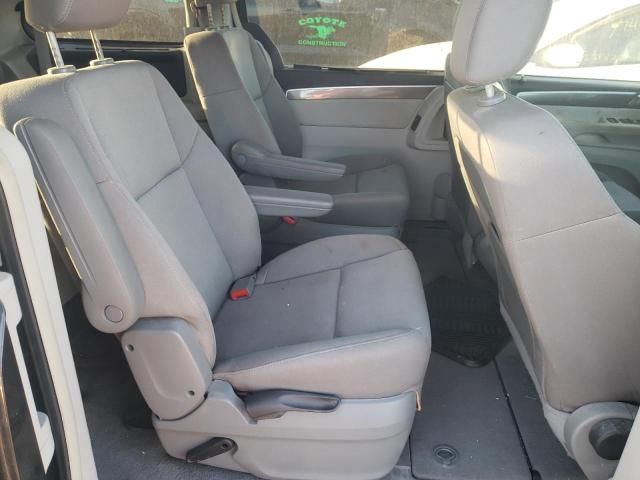 2009 Volkswagen Routan SE