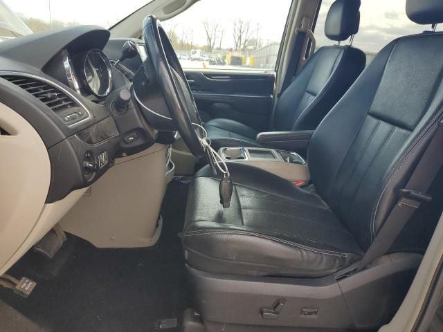 2012 Chrysler Town & Country Touring L