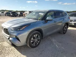 Flood-damaged cars for sale at auction: 2022 Toyota Highlander XLE