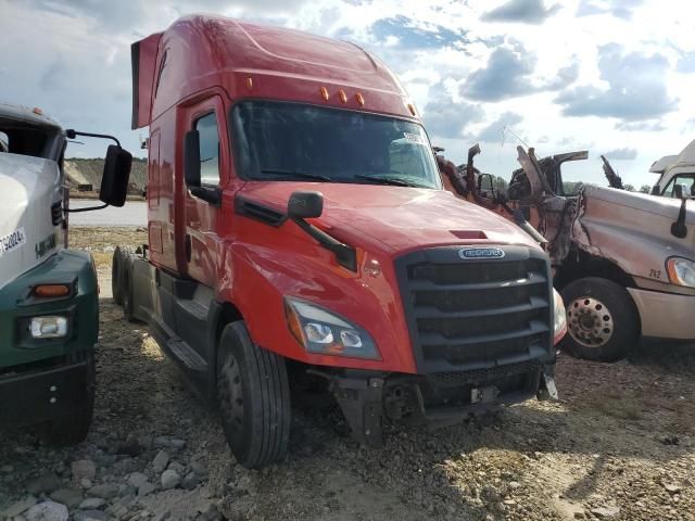 2020 Freightliner Cascadia 126