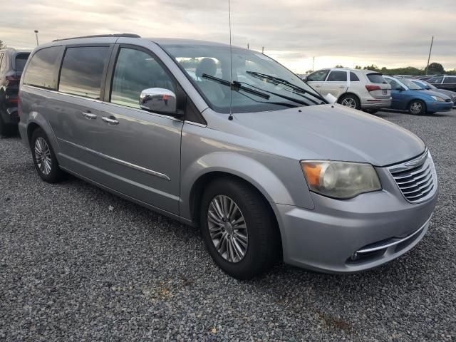 2013 Chrysler Town & Country Touring L