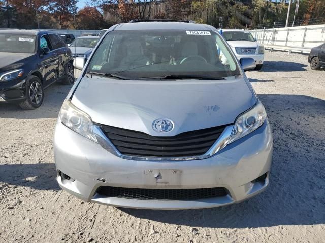 2014 Toyota Sienna LE