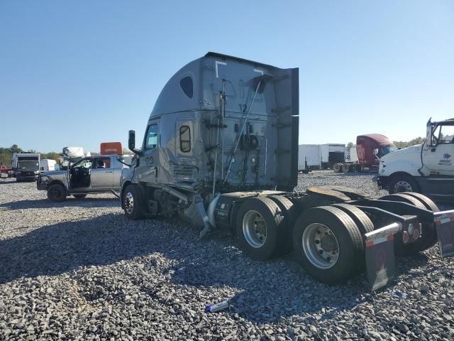 2020 Freightliner Cascadia 126