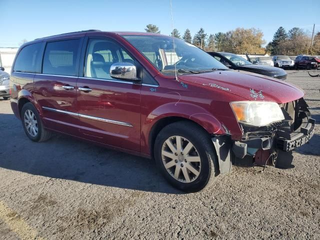 2012 Chrysler Town & Country Touring L