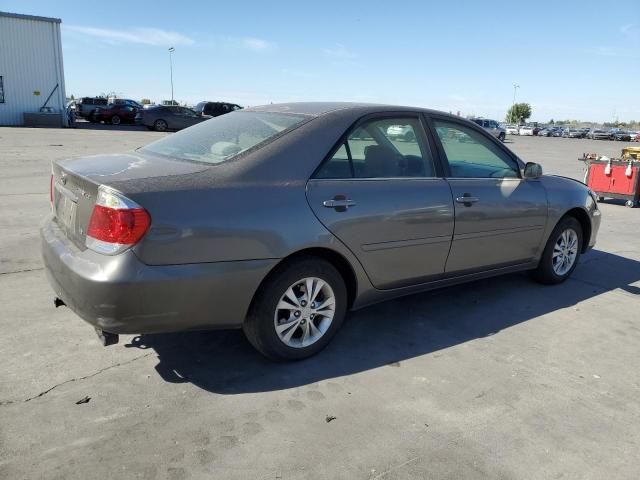 2005 Toyota Camry LE