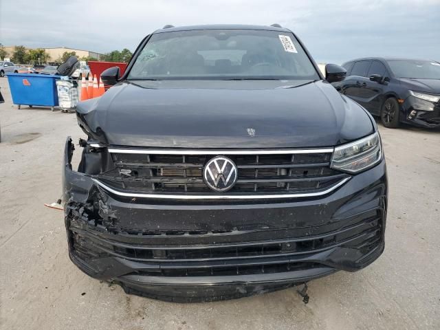 2023 Volkswagen Tiguan SE R-LINE Black