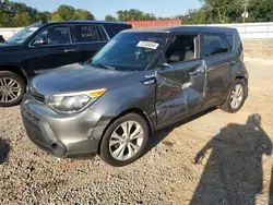 Carros salvage sin ofertas aún a la venta en subasta: 2015 KIA Soul +