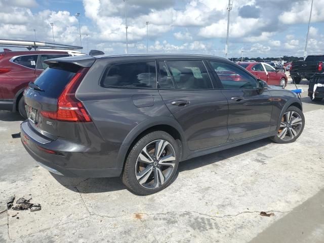 2023 Volvo V60 Cross Country Plus