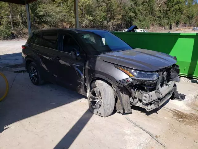 2021 Toyota Highlander Hybrid XLE