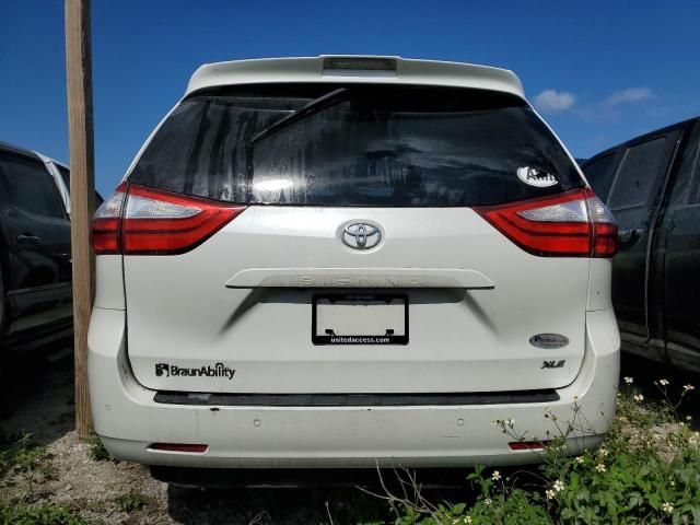 2019 Toyota Sienna XLE