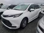 2022 Toyota Sienna LE