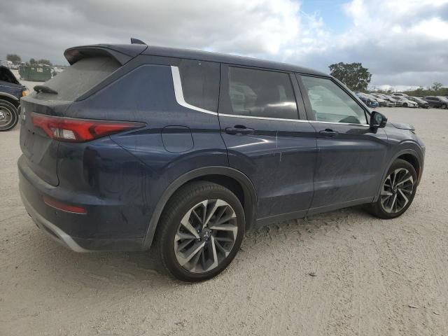 2023 Mitsubishi Outlander SE