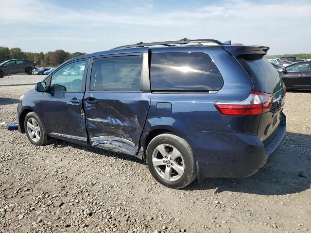 2019 Toyota Sienna LE