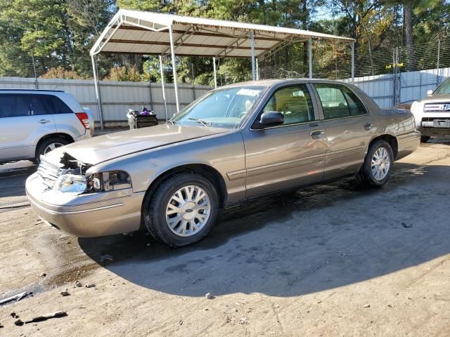 2004 Ford Crown Victoria LX