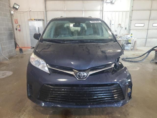 2018 Toyota Sienna LE