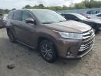 2017 Toyota Highlander SE