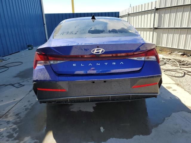 2024 Hyundai Elantra SE