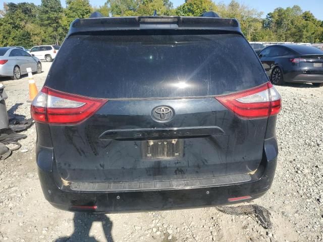 2018 Toyota Sienna XLE