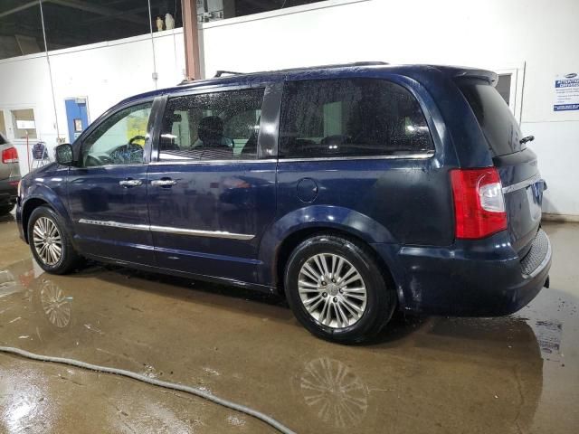 2013 Chrysler Town & Country Touring L