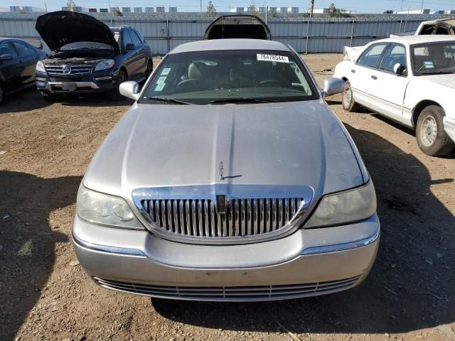 2004 Lincoln Town Car Executive