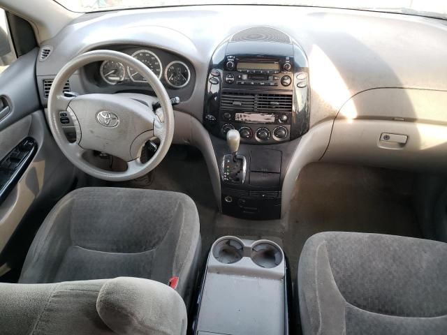 2005 Toyota Sienna CE