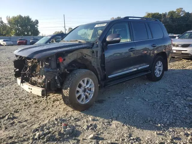 2017 Toyota Land Cruiser