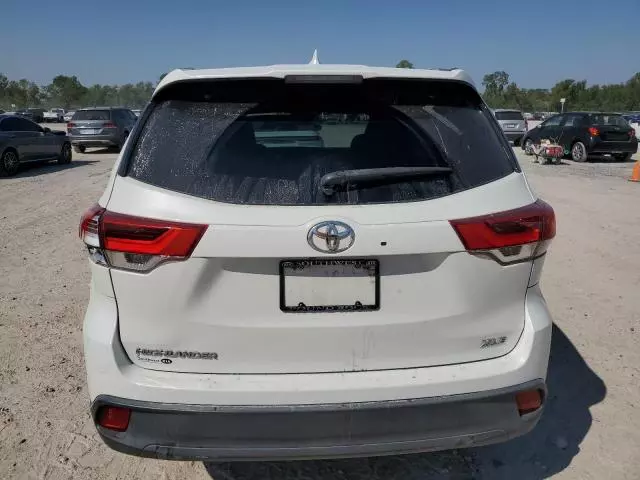 2018 Toyota Highlander SE