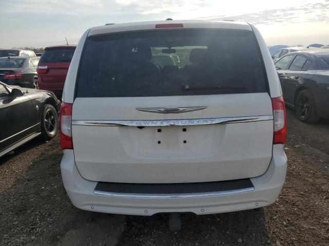 2013 Chrysler Town & Country Touring L