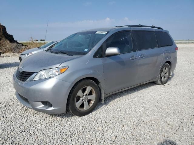 2014 Toyota Sienna LE