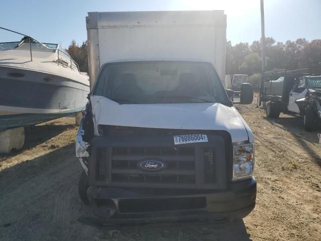 2018 Ford Econoline E350 Super Duty Cutaway Van