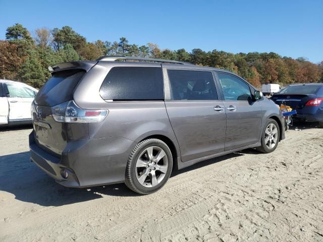 2013 Toyota Sienna Sport