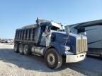 2001 Kenworth Construction T800