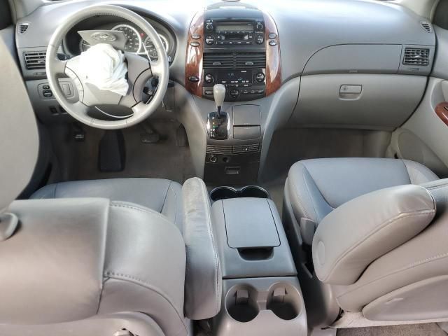 2005 Toyota Sienna XLE