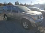 2005 Nissan Pathfinder LE