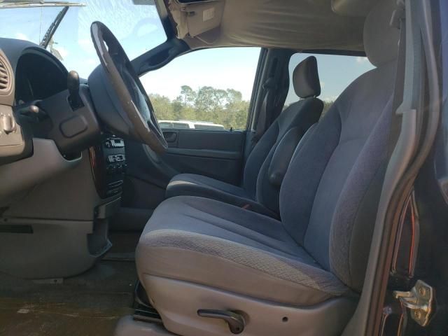 2004 Chrysler Town & Country LX