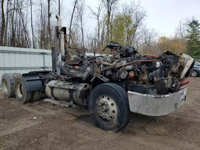 2006 Freightliner Conventional Columbia