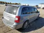 2014 Chrysler Town & Country Touring L