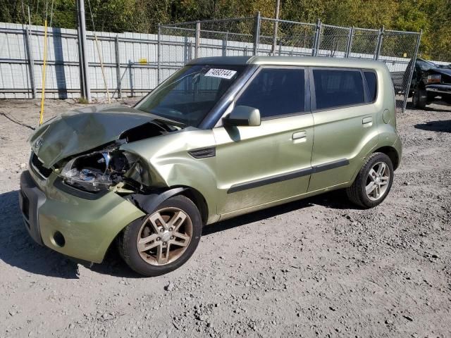 2010 KIA Soul +