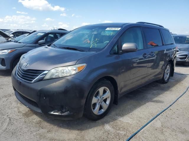 2014 Toyota Sienna LE